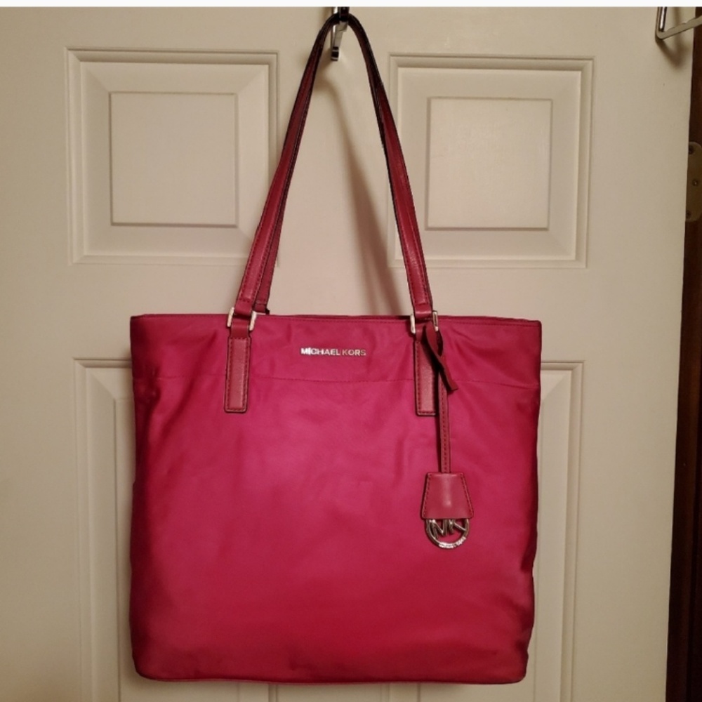 MK tote